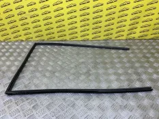 Уплотнитель двери задней левой Toyota Land Cruiser (100) 1998-2007 2004 6815260033 ВНЕДОРОЖНИК 4.7 I 2UZFE