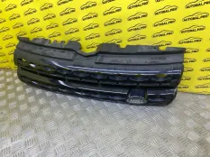 Решетка радиатора Land Rover Range Rover Evoque I (2011-2018) 2014 LR053211 ВНЕДОРОЖНИК 2.2 D 224DT