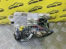 Блок предохранителей Toyota Hilux (2005-2015) 2014 827300K030 ПИКАП 2.5 D 2KDFTV