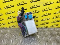 Блок предохранителей Toyota Hilux (2005-2015) 2008 827300K030 ПИКАП 3.0 D 1KDFTV