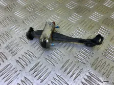Ограничитель открывания двери задней Infiniti QX80 (2013-2020) 2014 824301LA2A 5.6 I VK56VD
