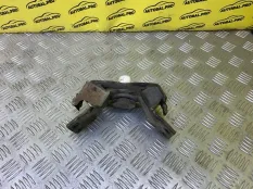 Подушка крепления КПП Toyota Tundra II (2006-2022) 2007 123710S020 5.7 I 3URFE