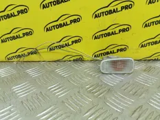 Повторитель поворота в крыло Toyota Land Cruiser Prado 120 (2002-2009) 2004 8173051011 ВНЕДОРОЖНИК 3.0 D