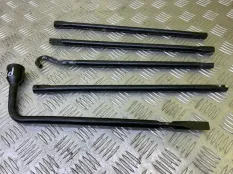 Набор инструментов штатный Toyota Sequoia II 2008 - 2022 2013 091140C030 ВНЕДОРОЖНИК 5.7 I 3URFE