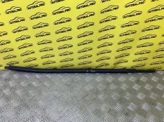 Молдинг стекла двери передней левой наружный Toyota Hilux (2015-2021) 2017 682100K010 ПИКАП 2.4 D 2GDFTV