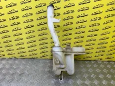 Бачок омывателя Toyota Hilux (2005-2015) 2014 853150K010 ПИКАП 2.5 D 2KDFTV