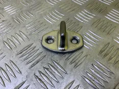 Ответная часть (скоба) замка двери Volkswagen Amarok (2010-н.в.) 2012 5K0837033A ПИКАП 2.0 D CDCA