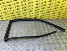 Уплотнитель стекла двери (бархотка) Nissan Navara (D40) 2004-2015 2012 82330EB320 2.5 D YD25DDTI