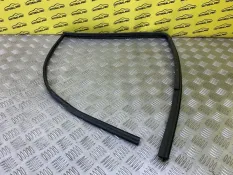 Уплотнитель стекла двери (бархотка) Toyota Hilux (2015-2021) 2021 681520K100 ПИКАП 2.8 D 1GDFTV, задний левый