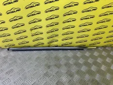 Молдинг стекла двери задней левой наружный Toyota Hilux (2015-2021) 2021 682300K120 ПИКАП 2.8 D 1GDFTV, задний левый