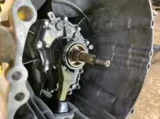 КПП механическая (МКПП) Nissan Navara (D40) 2004-2015 2012 C20105X03A ПИКАП 2.5 D YD25DDTI