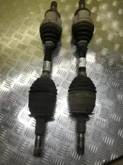 Полуось передняя левая (приводной вал, ШРУС) Nissan Navara (D23) 2014-2021 2016 391004JA1A 2.3 D YS23DDTT