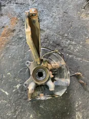 Кулак поворотный левый Toyota Hilux (2005-2015) 2014 3.0 D 1KDFTV