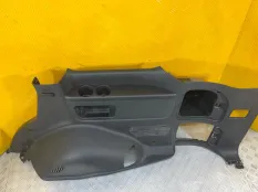 Обшивка багажника Toyota Land Cruiser 200 (2008-2021) 2008 6251060B80 ВНЕДОРОЖНИК 4.5 D 1VDFTV