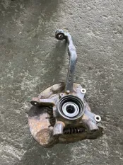 Кулак поворотный правый Toyota Hilux (2005-2015) 2014 ПИКАП 2.5 D 2KDFTV