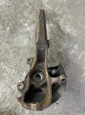 Кулак поворотный правый Volkswagen Amarok (2010-2016) 2011 2H0407258D ПИКАП 2.0 D CDCA