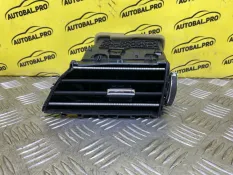 Дефлектор обдува салона Lincoln Navigator IV (2017-2025) 2019 JL7B19893AEW 3.5 I, правый