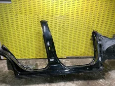 Порог правый Toyota Rav 4 (XA50) (2018-н.в.) 2025 613110R090 2.0 I