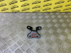 Петля двери передней правой нижняя Toyota Rav 4 (XA50) (2018-н.в.) 2025 6873002061 2.0 I