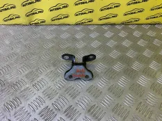 Петля двери передней левой нижняя Toyota Rav 4 (XA50) (2018-н.в.) 2025 6874002061 2.0 I