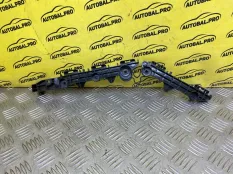 Кронштейн заднего бампера левый Toyota Rav 4 (XA50) (2018-н.в.) 2025 521560R080 2.0 I