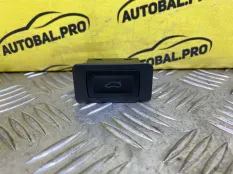 Кнопка открытия багажника Toyota Rav 4 (XA50) (2018-н.в.) 2025 2.0 I