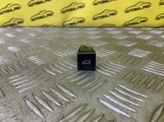 Кнопка открывания багажника Toyota Rav 4 (XA50) (2018-н.в.) 2025 8496642010 2.0 I