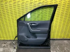 Обшивка двери передняя правая Toyota Rav 4 (XA50) (2018-н.в.) 2025 676100R341C0 2.0 I