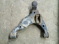Рычаг передний нижний левый Toyota Land Cruiser Prado 150 (2009-2023) 2012 4806960040 2.7 I 2TRFE