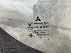 Стекло кузовное боковое правое Mitsubishi L200 (2006-2015) 2011 MN117504 2.5 D 4D56