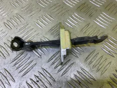 Ограничитель открывания двери Toyota Rav 4 (CA40) (2012-2019) 2013 6861042050 2.2 D 2ADFTV