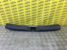 Накладка замка багажника Toyota Rav 4 (XA50) (2018-н.в.) 2021 5838742100 ВНЕДОРОЖНИК 2.5 I A25AFXS