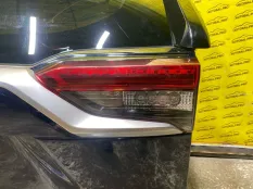 Фонарь крышки багажника правый Toyota Rav 4 (XA50) (2018-н.в.) 2021 8158142151 ВНЕДОРОЖНИК 2.5 I A25AFXS