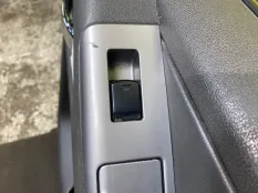 Кнопка стеклоподъемника заднего правого Nissan Pathfinder (R51M) 2004-2013 2005 82960EA300 2.5 D YD25DDTI