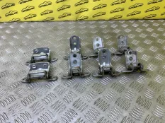 Петля двери к-кт Nissan Navara (D40) 2004-2015 2012 82401ZP80A ПИКАП 2.5 D YD25DDTI