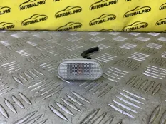 Повторитель поворота в крыло Nissan Pathfinder (R51M) 2004-2013 2005 26160AX001 2.5 D YD25DDTI