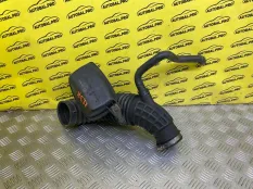 Патрубок воздушного фильтра Nissan Pathfinder (R51M) 2004-2013 2005 16576EB300 2.5 D YD25DDTI