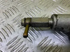 Топливная рампа Nissan Pathfinder (R51M) 2004-2013 2005 17520EB305 2.5 D YD25DDTI