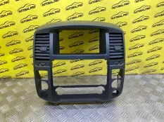 Рамка под магнитолу Nissan Navara (D40) 2004-2015 2012 682615X01A ПИКАП 2.5 D YD25DDTI