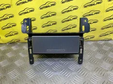 Вещевой ящик центральной консоли Nissan Navara (D40) 2004-2015 2012 684755X00A ПИКАП 2.5 D YD25DDTI