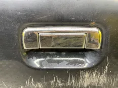 Ручка заднего (откидного) борта Toyota Hilux (2005-2015) 2013 690900K050 ПИКАП 3.0 D 1KDFTV