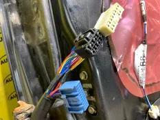 Проводка двери Toyota Hilux (2005-2015) 2013 821510KB40 ПИКАП 3.0 D 1KDFTV, передняя правая