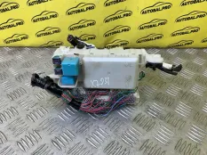 Блок предохранителей Toyota Hilux (2005-2015) 2013 827300K030 ПИКАП 3.0 D 1KDFTV