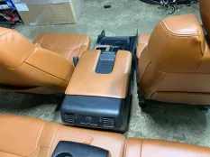 Салон (комплект сидений) Toyota Tundra II (2006-2022) 2017 BN ПИКАП 5.7 I 3URFE