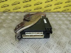 Блок предохранителей Toyota Tundra II (2006-2022) 2014 827300C080 ПИКАП 5.7 I 3URFE