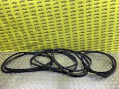 Уплотнитель Toyota Tundra II (2006-2022) 2017 678610C030 ПИКАП 5.7 I 3URFE