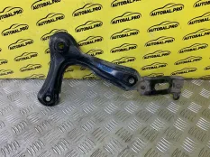 Кронштейн подрамника Toyota Rav 4 (CA40) (2012-2019) 2013 5225842010 2.2 D 2ADFTV