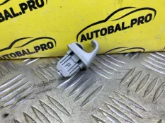 Крепление (крючок) солнцезащитного козырька Toyota Rav 4 (CA40) (2012-2019) 2013 7434833040 2.2 D 2ADFTV