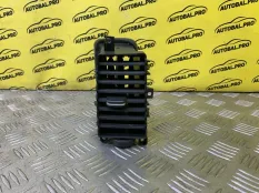 Дефлектор обдува салона Nissan Navara (D40) 2004-2015 2011 687515X00A ПИКАП 2.5 D YD25DDTI