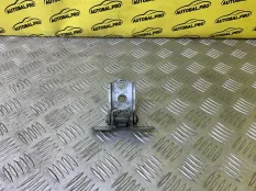 Петля двери задней правой Nissan Navara (D40) 2004-2015 2011 82401ZP80A ПИКАП 2.5 D YD25DDTI